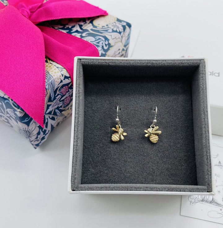 Bee Earrings - DBUNG