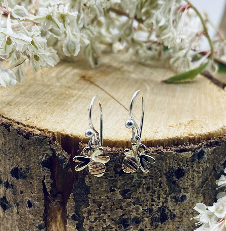 Bee Earrings - DBUNG