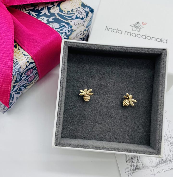 Bee Earrings - SBUNG