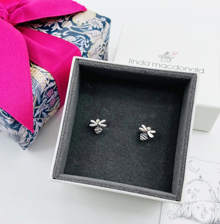 Silver Bee Stud Earrings - SBUNS Life